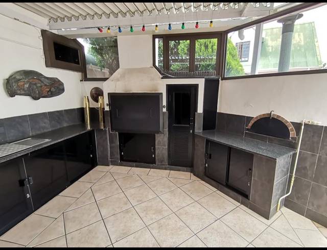 5 BEDROOM HOUSE FOR SALE IN VAALVIEW